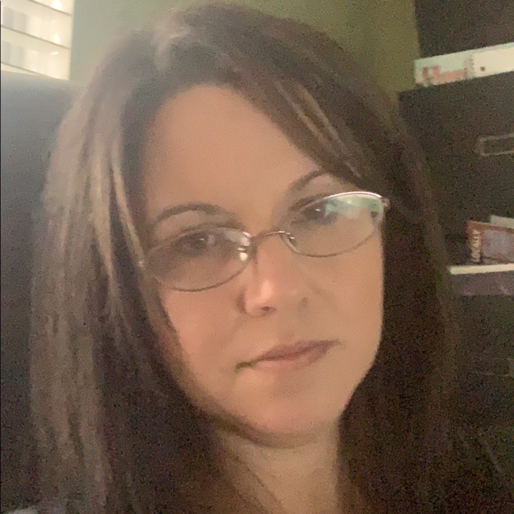 Meet your Posher, Crystal